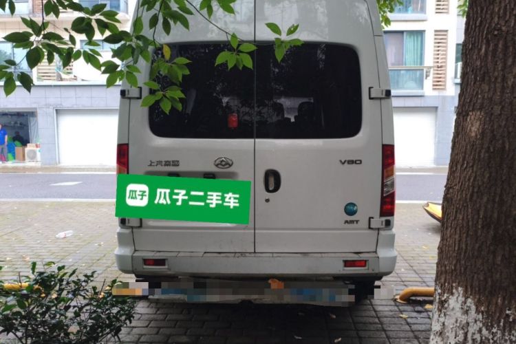 Used SAIC MAXUS Xintu V80 2024 Aotong Value Edition 6AMT Long Wheelbase Mid-Roof Model 127 Ps 6/7/8/9-Seater Rear