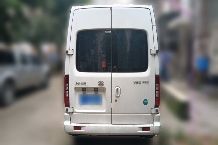 Used SAIC MAXUS Xintu V80 2024 Aotong Value Edition 6MT Long-Wheelbase Mid-Roof Model with 127 Ps Available in 6/7/8/9-Seater Configurations Rear
