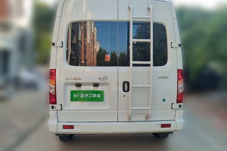 Used SAIC MAXUS Xintu V80 2024 Aotuntong Value Edition 6MT Short Wheelbase Mid-Height Roof 127 Ps 5/6 Seats Rear
