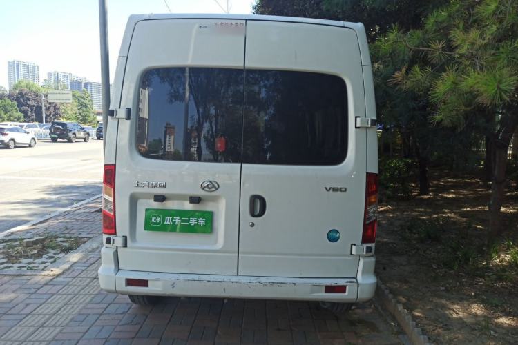 Used SAIC MAXUS Xintu V80 2024 Aotong Value Edition 6MT Long-Wheelbase Mid-Roof Model with 127 Ps Available in 6/7/8/9-Seater Configurations Rear