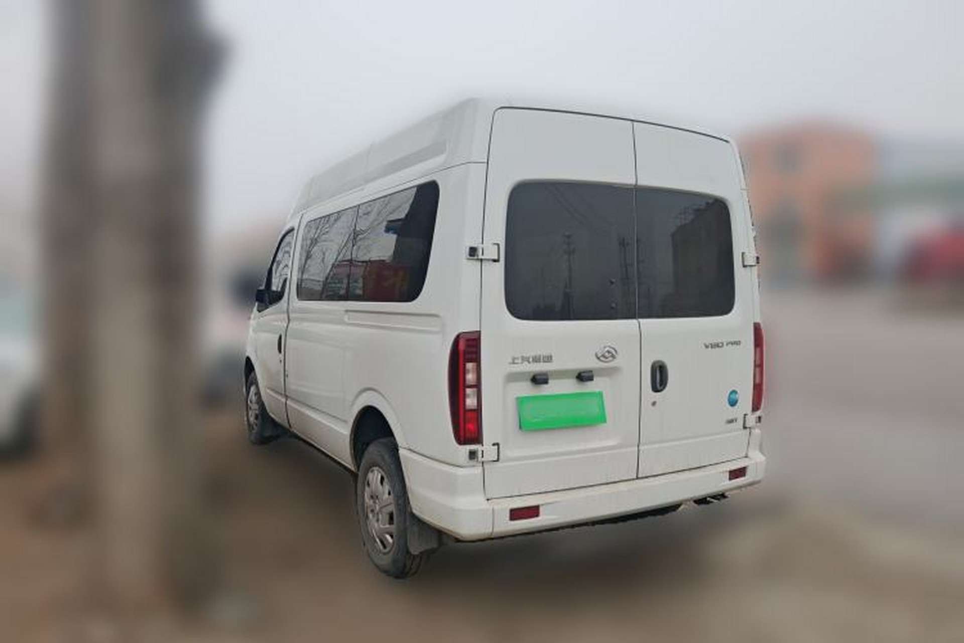 Used SAIC MAXUS Xintu V80 2024 Aotong Value Edition 6AMT Short Wheelbase Mid-Roof Model 127 Ps 5/6 Seats Rear Left 45 Deg