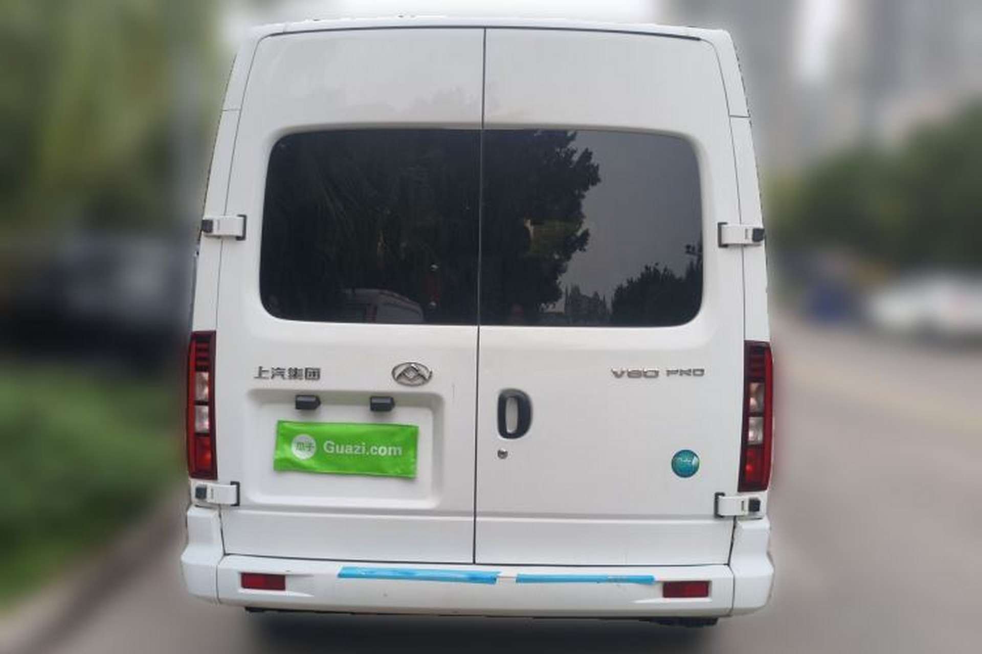 Used SAIC MAXUS Xintu V80 2024 Aotuntong 6MT Short-Wheelbase Mid-Roof Model with 127 Ps 5/6 Seats Rear
