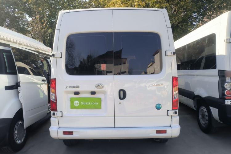 Used SAIC MAXUS Xintu V80 2024 Aotong Value Edition 6MT Long-Wheelbase Mid-Roof Model with 127 Ps Available in 6/7/8/9-Seater Configurations Rear
