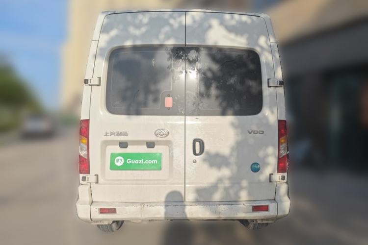 Used SAIC MAXUS Xintu V80 2024 Aotong Value Edition 6MT Long-Wheelbase Mid-Roof Model with 127 Ps Available in 6/7/8/9-Seater Configurations Rear