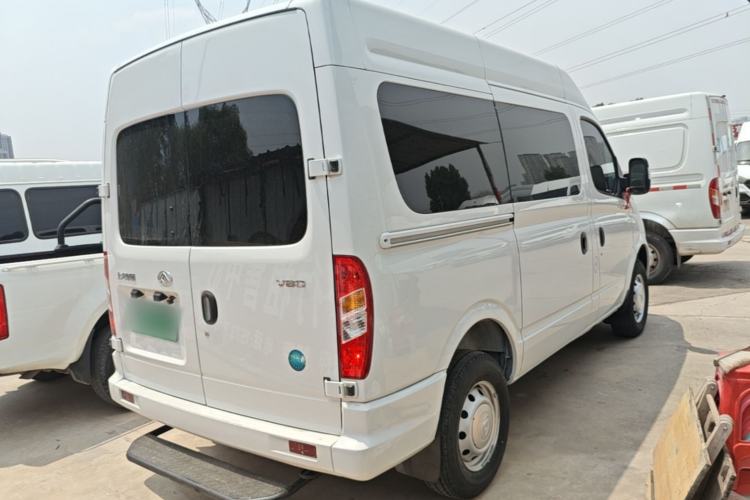Used SAIC MAXUS Xintu V80 2024 Aotuntong Value Edition 6MT Short Wheelbase Mid-Height Roof 127 Ps 5/6 Seats Rear Right 45 Deg