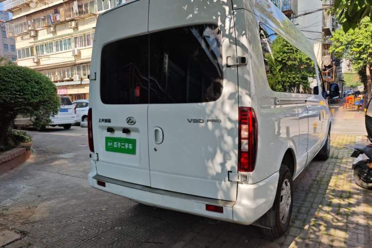 Used SAIC MAXUS Xintu V80 2024 Aotuntong 6MT Long-Wheelbase Mid-Roof Model 147 Ps 6/7/8/9-Seater Rear Right 45 Deg