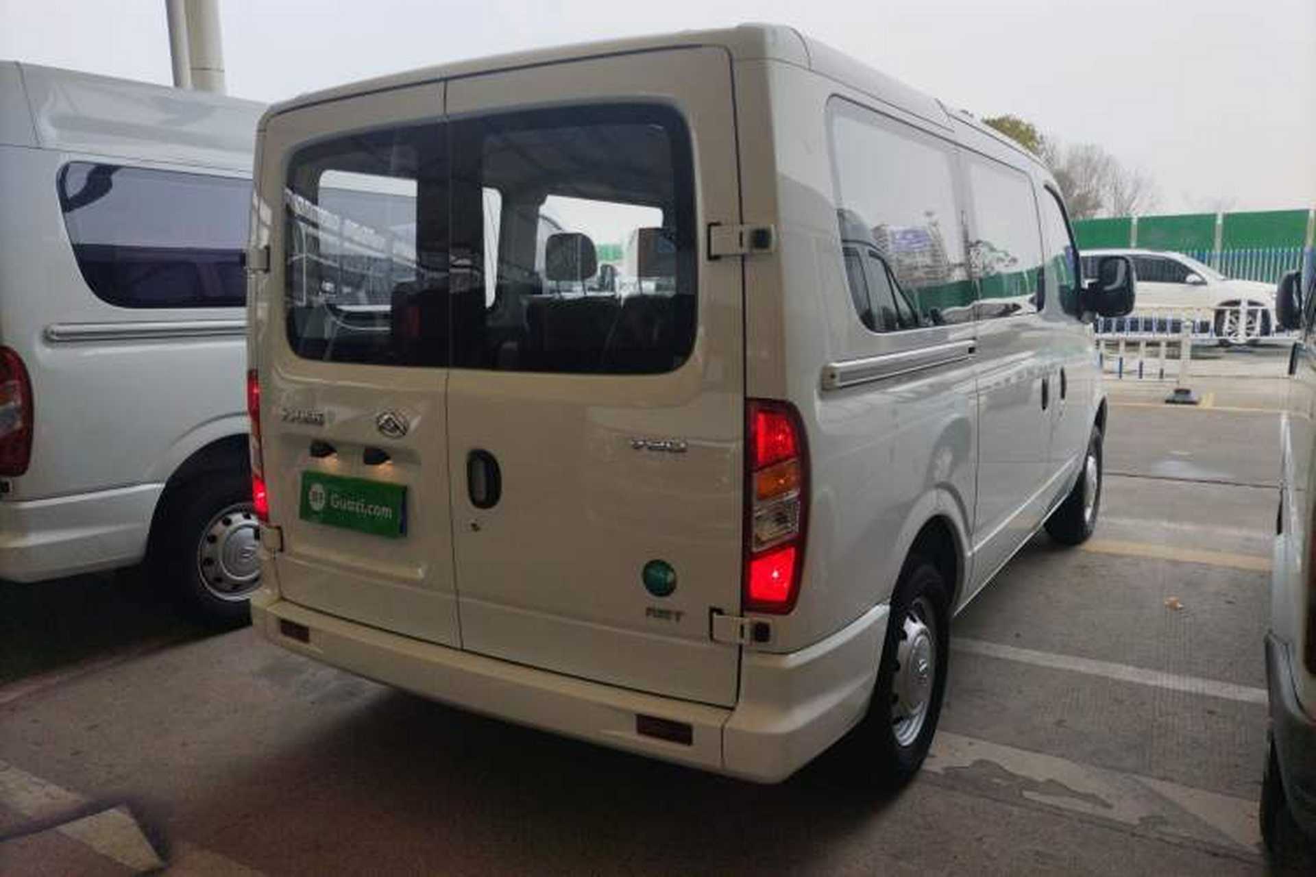Used SAIC MAXUS Xintu V80 2024 Aotong Value Edition 6AMT Short Wheelbase Ultra-Low Roof 127 Ps 5/6 Seats Rear Right 45 Deg