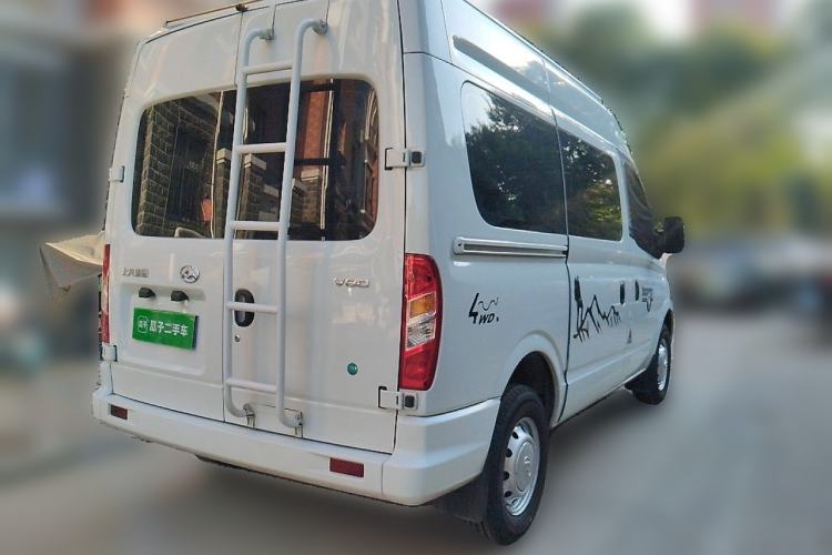 Used SAIC MAXUS Xintu V80 2024 Aotuntong Value Edition 6MT Short Wheelbase Mid-Height Roof 127 Ps 5/6 Seats Rear Right 45 Deg