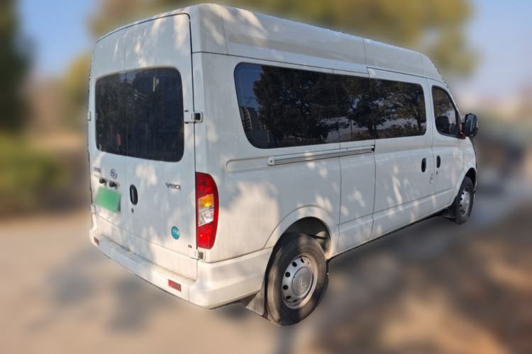 Used SAIC MAXUS Xintu V80 2024 Aotong Value Edition 6MT Long-Wheelbase Mid-Roof Model with 127 Ps Available in 6/7/8/9-Seater Configurations Rear Right 45 Deg