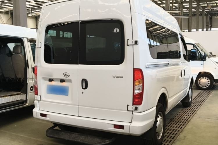 Used SAIC MAXUS Xintu V80 2024 Aotuntong Value Edition 6MT Short Wheelbase Mid-Height Roof 127 Ps 5/6 Seats Rear Right 45 Deg