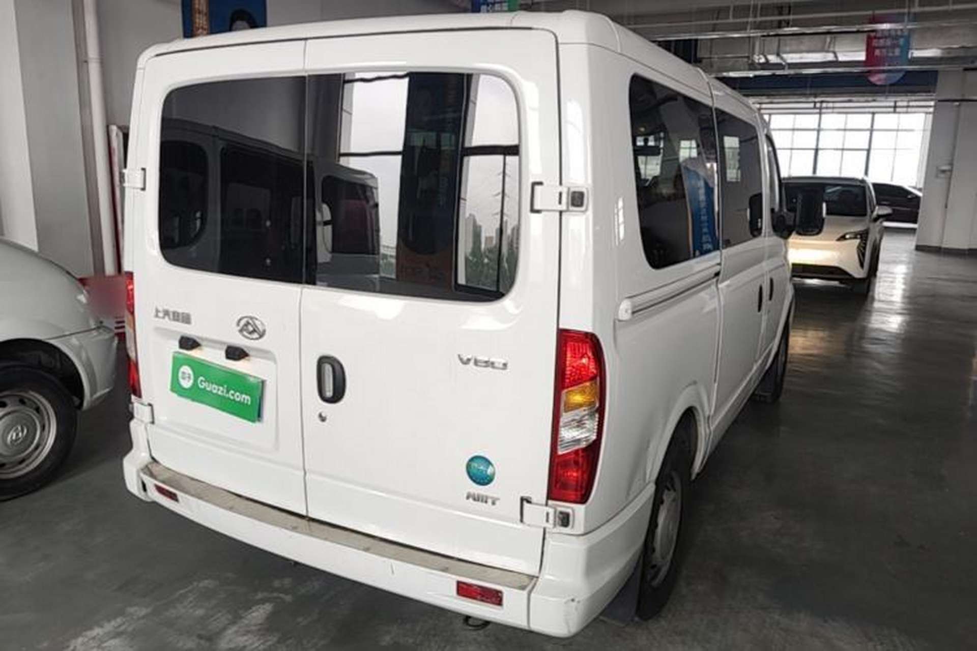 Used SAIC MAXUS Xintu V80 2024 Aotong Value Edition 6AMT Short Wheelbase Ultra-Low Roof 127 Ps 5-Seater Rear Right 45 Deg