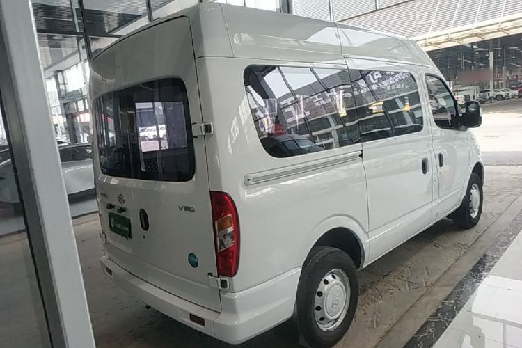 Used SAIC MAXUS Xintu V80 2024 Aotuntong Value Edition 6MT Short Wheelbase Mid-Height Roof 127 Ps 5/6 Seats Rear Right 45 Deg