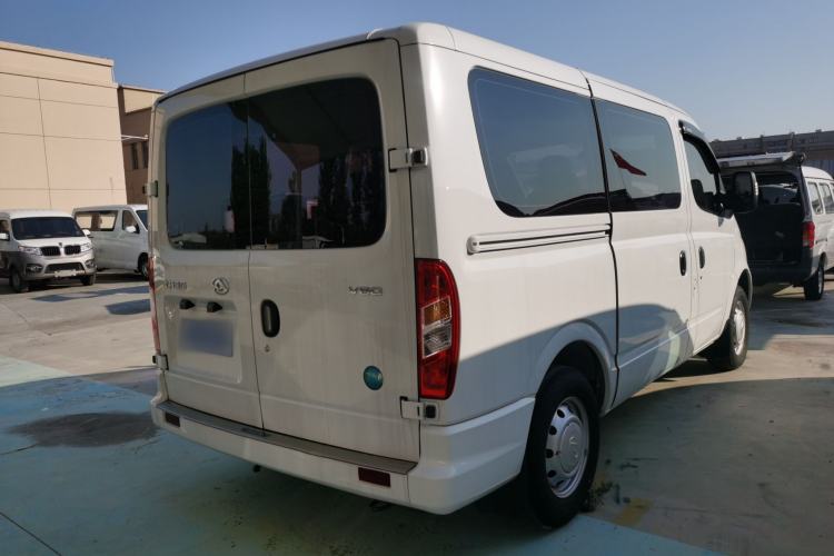 Used SAIC MAXUS Xintu V80 2024 Aotuntong Value Edition 6MT Short Wheelbase Ultra-Low Roof 127 Ps 5/6 Seats Rear Right 45 Deg