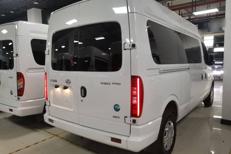 Used SAIC MAXUS Xintu V80 2024 Facelift Aoyuntong 6MT Long Wheelbase Mid-Top Version 147 Ps 6/7/8/9-Seater Rear Right 45 Deg