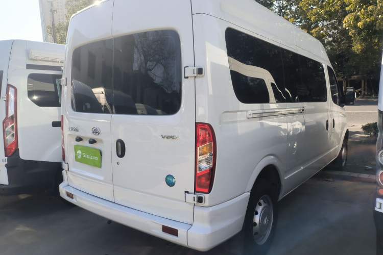 Used SAIC MAXUS Xintu V80 2024 Aotong Value Edition 6MT Long-Wheelbase Mid-Roof Model with 127 Ps Available in 6/7/8/9-Seater Configurations Rear Right 45 Deg