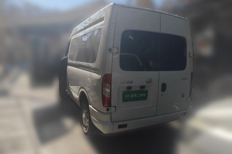 Used SAIC MAXUS Xintu V80 2024 City Distribution King PLUS Value Edition 6MT Short Wheelbase Ultra-Low Roof 147 Ps 3 Seats Rear Right 45 Deg