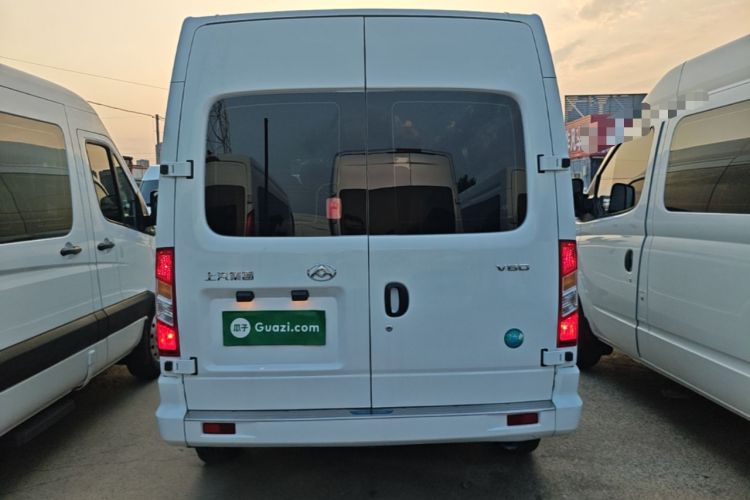 Used SAIC MAXUS Xintu V80 2024 Aotong Value Edition 6MT Long-Wheelbase Mid-Roof Model with 127 Ps Available in 6/7/8/9-Seater Configurations Rear