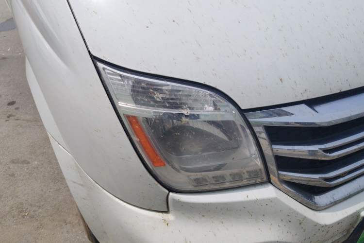 Used SAIC MAXUS Xintu V80  Right Front Headlight