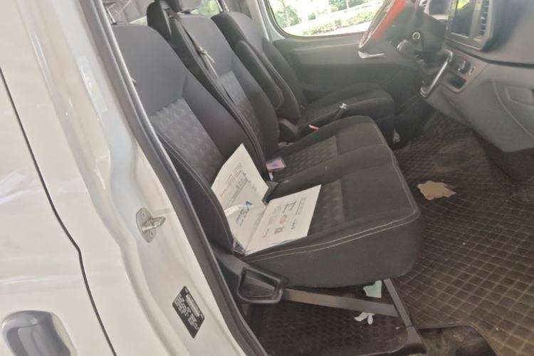 Used SAIC MAXUS Xintu V80 2024 Aoyuntong 6MT Long-Wheelbase Mid-Roof Model 127 Ps 6/7/8/9 Seater Right Front Seat