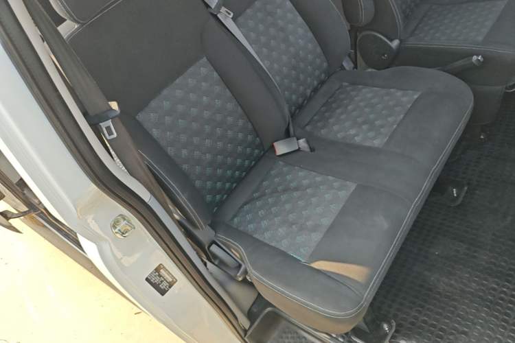 Used SAIC MAXUS Xintu V80 2024 Aotuntong Value Edition 6MT Short Wheelbase Ultra-Low Roof 127 Ps 5/6 Seats Right Front Seat