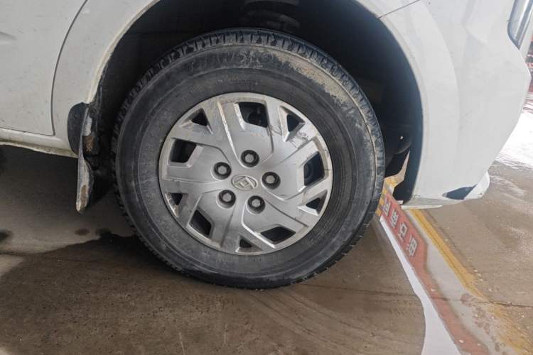 Used SAIC MAXUS Xintu V80 2024 Aotuntong 6MT Long-Wheelbase Mid-Roof Model 147 Ps 6/7/8/9-Seater Right Front Wheel Hub