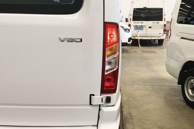 Used SAIC MAXUS Xintu V80 2024 Aotuntong Value Edition 6MT Short Wheelbase Mid-Height Roof 127 Ps 5/6 Seats Right Rear Taillight