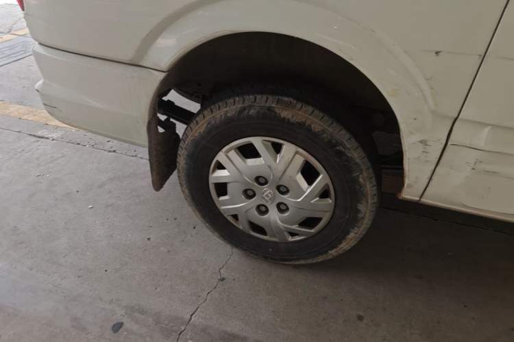 Used SAIC MAXUS Xintu V80 2024 Aoyuntong 6MT Long-Wheelbase Mid-Roof Model 127 Ps 6/7/8/9 Seater Right Rear Wheel Hub