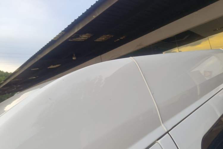 Used SAIC MAXUS Xintu V80 2024 Aotong Value Edition 6AMT Short Wheelbase Mid-Roof Model 127 Ps 5/6 Seats Roof
