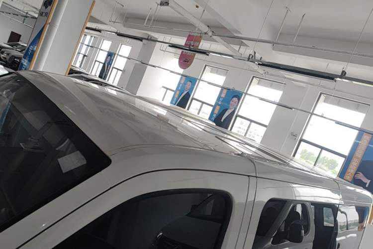Used SAIC MAXUS Xintu V80 2024 Aotong Value Edition 6AMT Short Wheelbase Ultra-Low Roof 127 Ps 5-Seater Roof