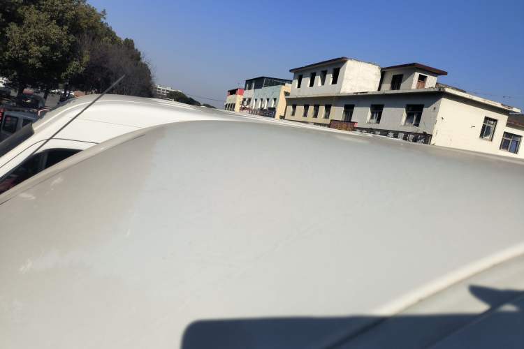 Used SAIC MAXUS Xintu V80 2024 Aotong Value Edition 6MT Long-Wheelbase Mid-Roof Model with 127 Ps Available in 6/7/8/9-Seater Configurations Roof