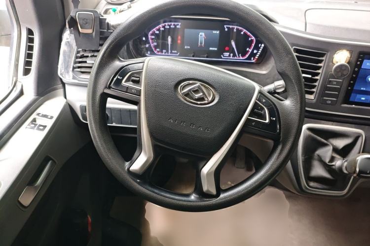 Used SAIC MAXUS Xintu V80 2024 Aoyuntong 6MT Long-Wheelbase Mid-Roof Model 127 Ps 6/7/8/9 Seater Steering Wheel
