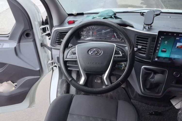 Used SAIC MAXUS Xintu V80 2024 Aoyuntong 6MT Long-Wheelbase Mid-Roof Model 127 Ps 6/7/8/9 Seater Steering Wheel