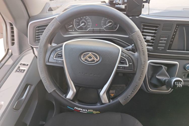 Used SAIC MAXUS Xintu V80 2024 Aotuntong Value Edition 6MT Short Wheelbase Ultra-Low Roof 127 Ps 5/6 Seats Steering Wheel