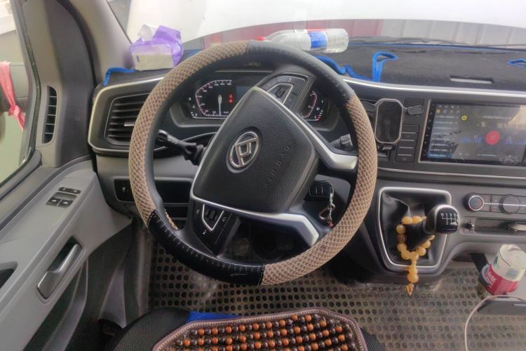 Used SAIC MAXUS Xintu V80 2024 Facelift Aoyuntong 6MT Long Wheelbase Ultra-Low Roof 147 Ps 6/7/8/9-Seater Steering Wheel