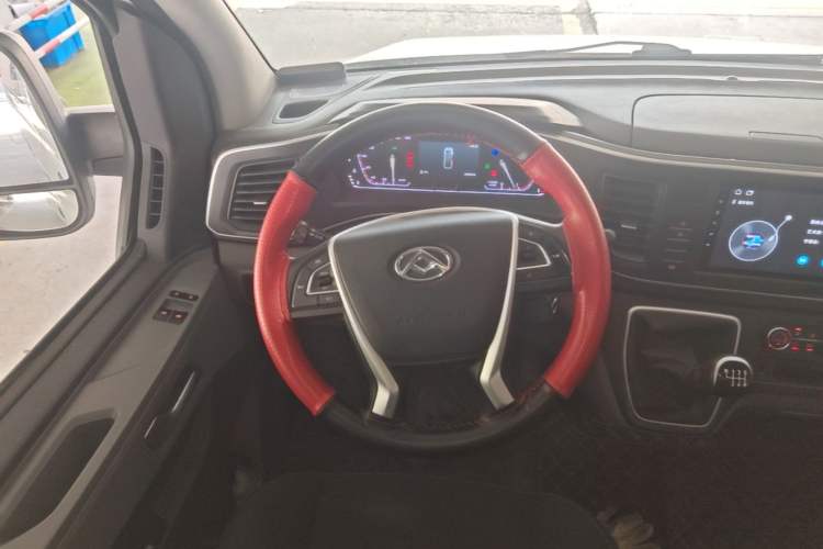 Used SAIC MAXUS Xintu V80 2024 Aoyuntong 6MT Long-Wheelbase Mid-Roof Model 127 Ps 6/7/8/9 Seater Steering Wheel