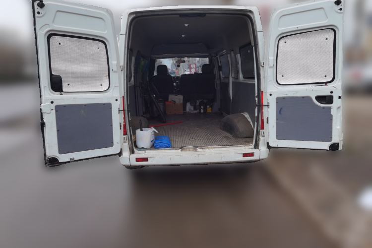Used SAIC MAXUS Xintu V80 2024 Aoyuntong 6MT Long-Wheelbase Mid-Roof Model 127 Ps 6/7/8/9 Seater Trunk