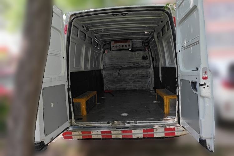 Used SAIC MAXUS Xintu V80  Trunk