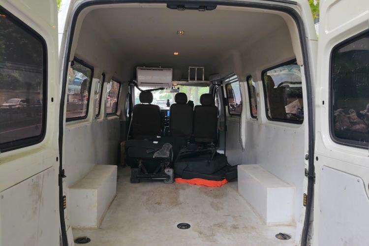 Used SAIC MAXUS Xintu V80  Trunk