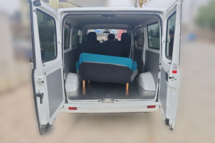 Used SAIC MAXUS Xintu V80 2024 Aotong Value Edition 6AMT Short Wheelbase Ultra-Low Roof 127 Ps 5/6 Seats Trunk