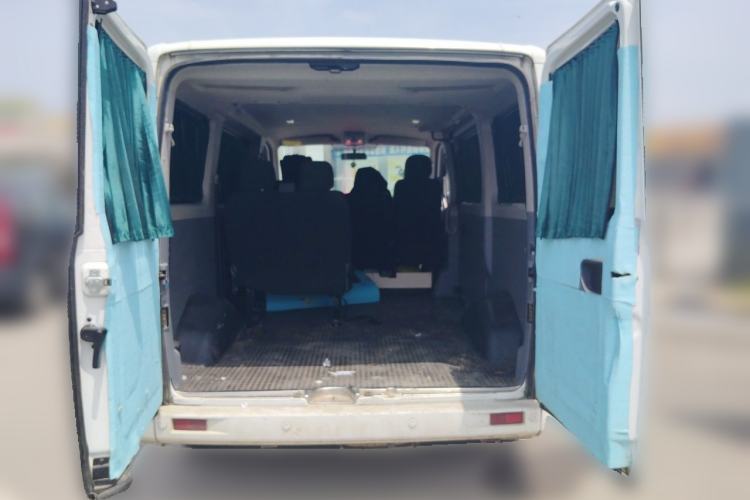 Used SAIC MAXUS Xintu V80  Trunk