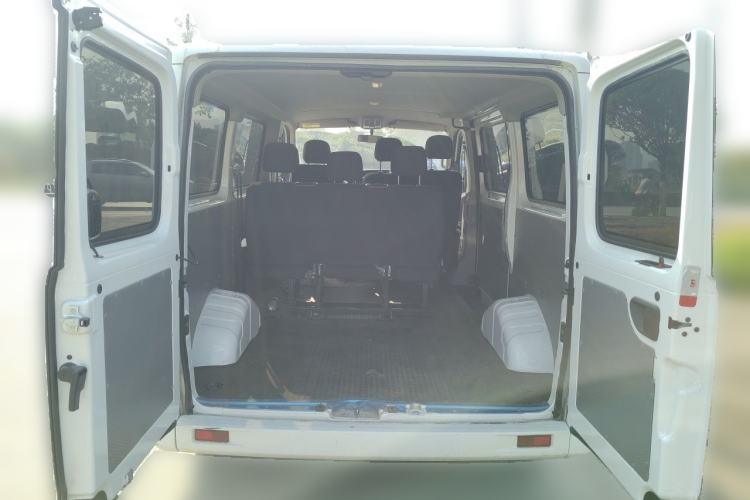 Used SAIC MAXUS Xintu V80 2024 Aotuntong Value Edition 6MT Short Wheelbase Ultra-Low Roof 127 Ps 5/6 Seats Trunk
