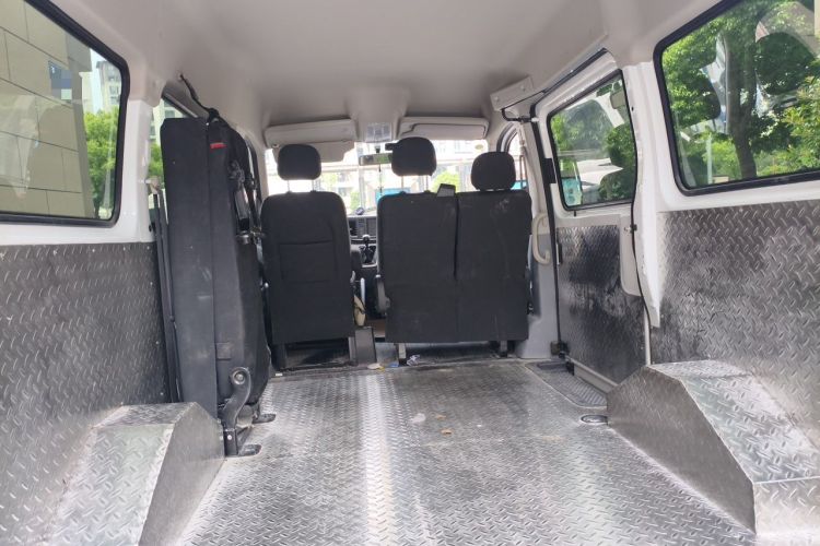 Used SAIC MAXUS Xintu V80  Trunk