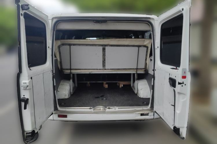 Used SAIC MAXUS Xintu V80 2024 Aotuntong Value Edition 6AMT Long Wheelbase Ultra-Low Roof 127 Ps 6/7/8/9-Seater Trunk