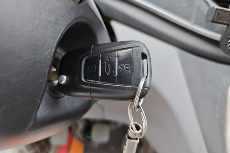 Used SAIC MAXUS Xintu V80  Vehicle Key