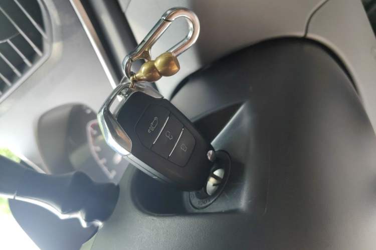 Used SAIC MAXUS Xintu V80 2024 Aotuntong Value Edition 6AMT Long Wheelbase Ultra-Low Roof 127 Ps 6/7/8/9-Seater Vehicle Key