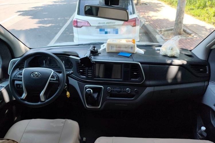 Used SAIC MAXUS Xintu V80  Center Console