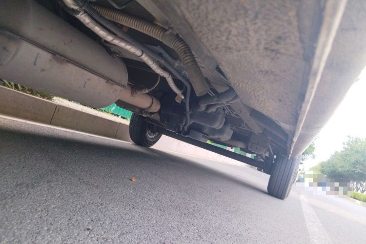 Used SAIC MAXUS Xintu V80  Chassis Front Left