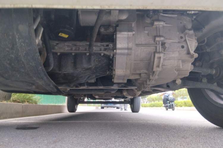Used SAIC MAXUS Xintu V80  Chassis Front