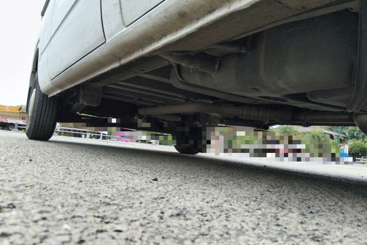 Used SAIC MAXUS Xintu V80  Chassis Front Right