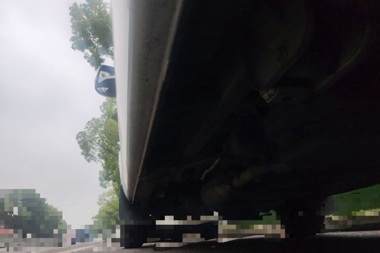 Used SAIC MAXUS Xintu V80 2025 PRO Aoyuntong 2.0T Manual Short Wheelbase Mid-Height 7/8/9-Seater Chassis Rear Left
